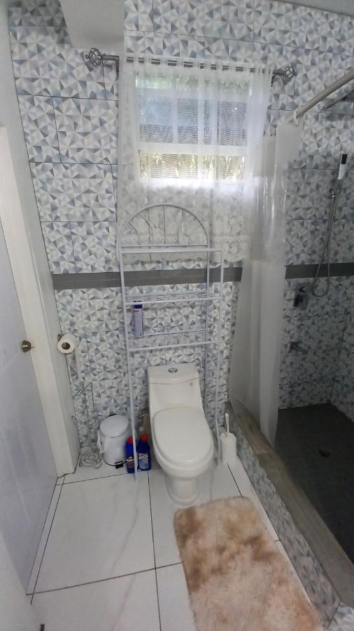 Cozy Vacation Retreat With Free Parking Apartment Roseau Luaran gambar