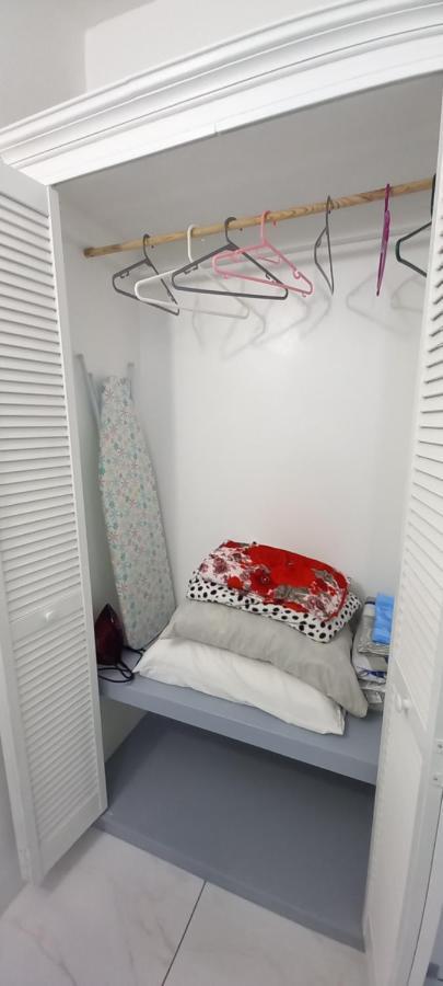 Cozy Vacation Retreat With Free Parking Apartment Roseau Luaran gambar